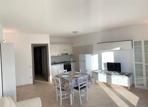 Patio, Facade/entrance, Seating area, Dining area, minibar, pet friendly