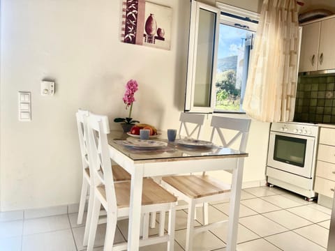 ARETOUSA Apartment in Islands