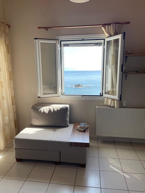 ARETOUSA Apartment in Islands