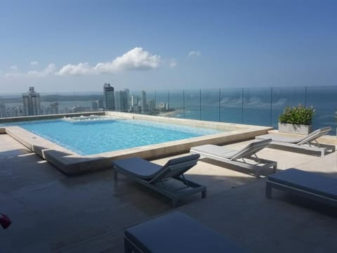 Sea view, Swimming pool, sunbed