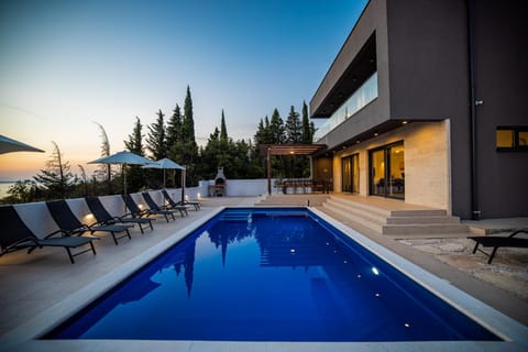 Royal Promons - heated pool Villa in Zadar County