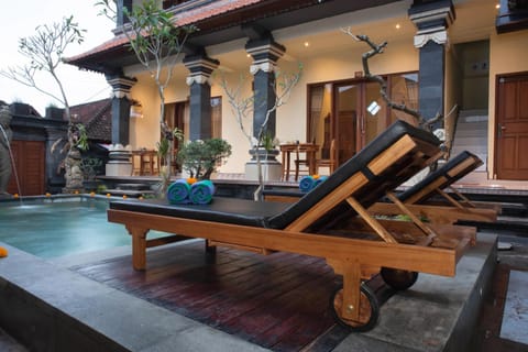 Property building, Garden, Balcony/Terrace, Food, Garden view, Pool view, Swimming pool