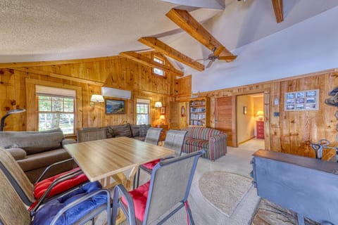 30 Pauli Point Road House in Ossipee Lake
