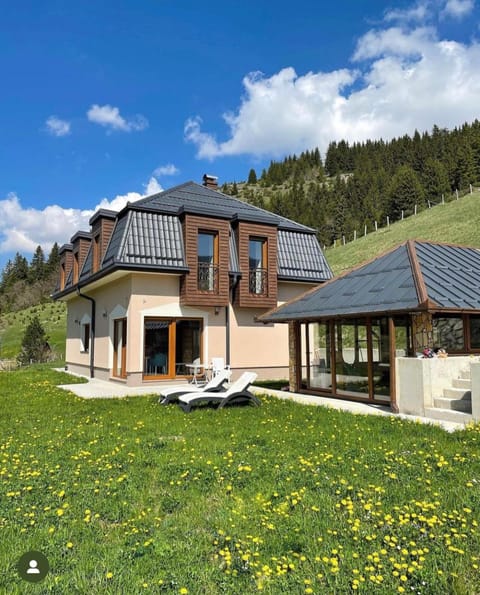 Day, Garden view