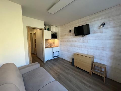 Living room, kitchen