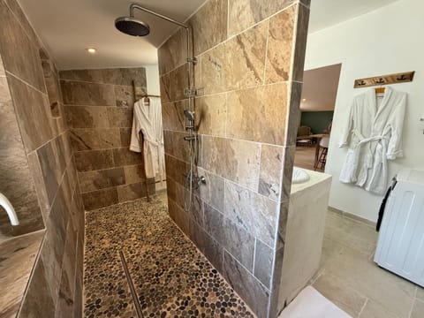 Le Mas des Baux Bed and Breakfast in Bédoin