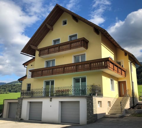 Property building, Facade/entrance, Day