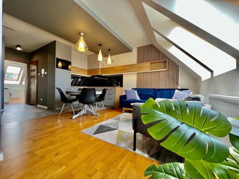 Kitchen or kitchenette, Living room, Seating area, Dining area, minibar