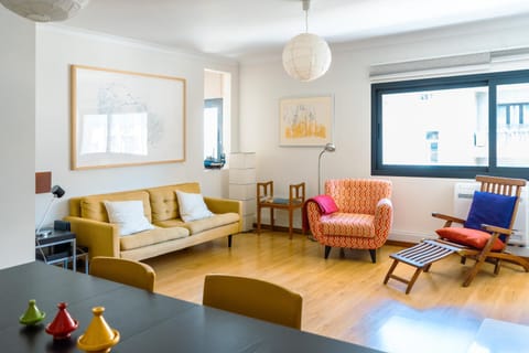 Communal lounge/ TV room, TV and multimedia, Living room, Seating area, Dinner, internet, air conditioner