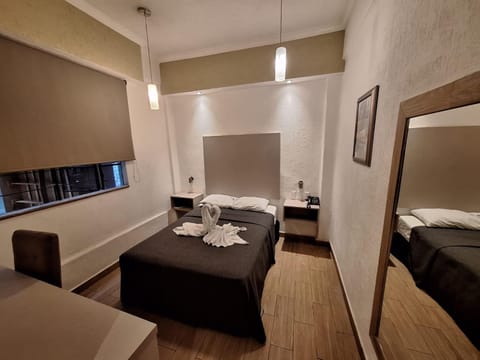 Bed, Photo of the whole room, Seating area, Bedroom