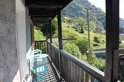 Balcony/Terrace, Mountain view, Internal: Not applicable to any particular room