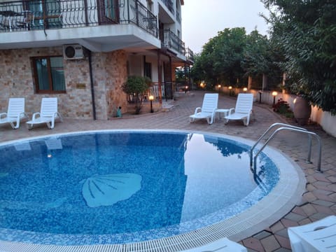 Inner courtyard view