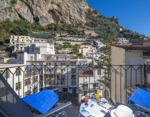 Balcony/Terrace, City view