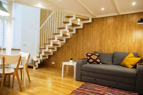 Living room, Seating area