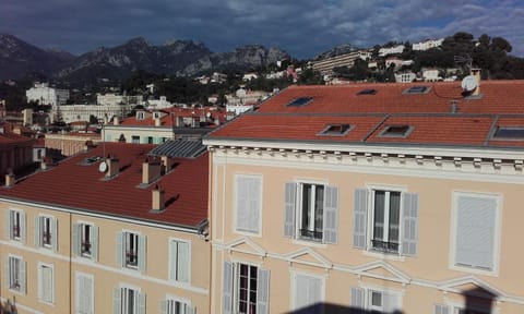 22 Place Saint-Roch Apartment in Menton