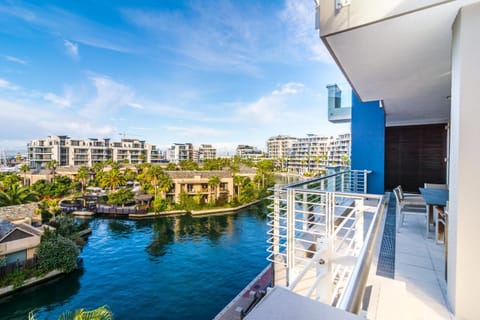 Balcony/Terrace, Lake view