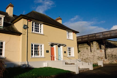 Property building, Day, Landmark view