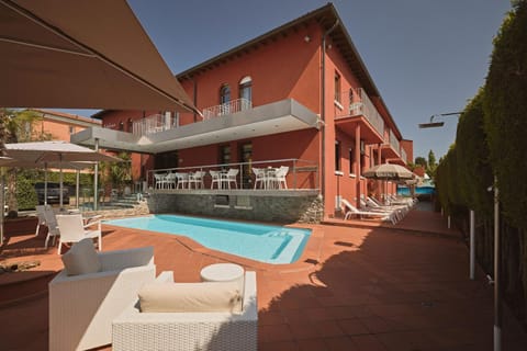 Property building, Swimming pool