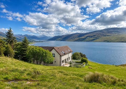 Property building, Natural landscape, Lake view, Mountain view, Location