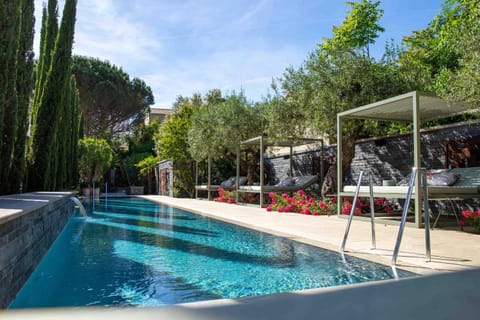 Swimming pool, Swimming pool