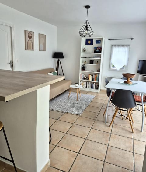 Living room, Lounge or bar