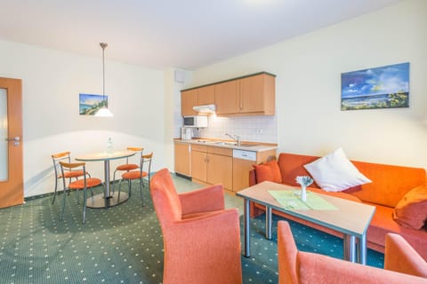 Living room, Photo of the whole room