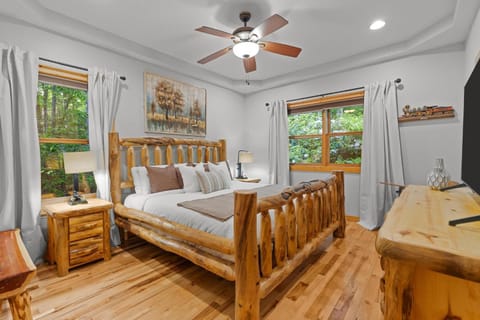 Near Highlands Luxury Mountain Escape with Hot Tub House in Tennessee