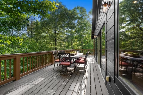 Near Highlands Luxury Mountain Escape with Hot Tub House in Tennessee