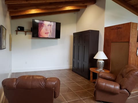 Libby's Taos Casita - "The Hideaway" House in Ranchos De Taos