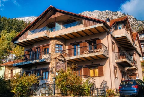 Property building, Day, Mountain view