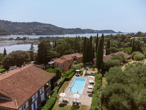 Property building, Swimming pool
