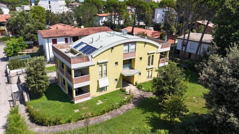 Property building, Neighbourhood, Natural landscape, Bird's eye view, Garden view
