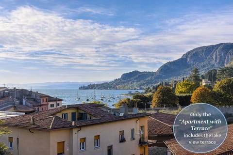 Balcony/Terrace, Lake view