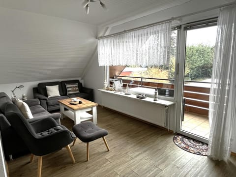 "Haus Elisa" - geräumige -Ferienwohnung mit 2 Schlafzimmern im Ostseebad Grömitz Apartment in Grömitz