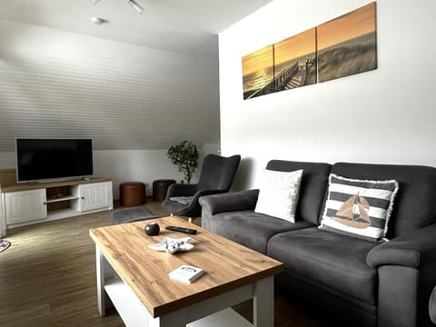 "Haus Elisa" - geräumige -Ferienwohnung mit 2 Schlafzimmern im Ostseebad Grömitz Apartment in Grömitz