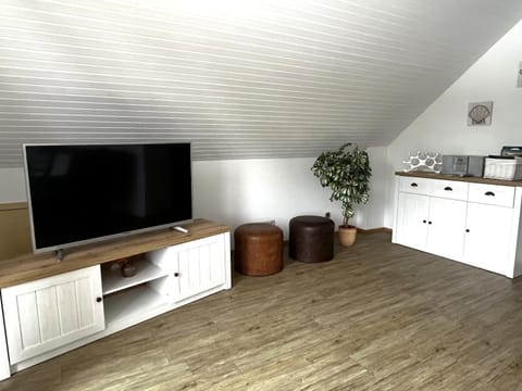 "Haus Elisa" - geräumige -Ferienwohnung mit 2 Schlafzimmern im Ostseebad Grömitz Apartment in Grömitz