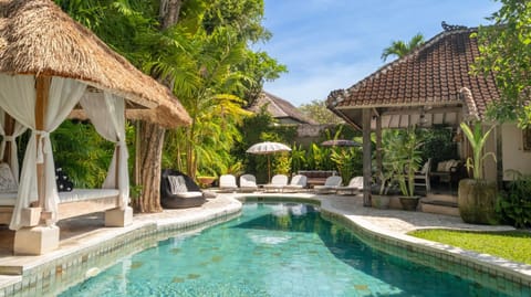 Swimming pool, Swimming pool
