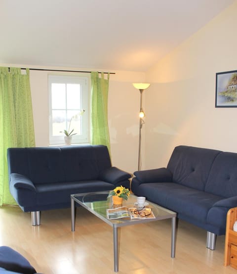 "Hof Triangel - Whg 2" - Bauernhofurlaub Apartment in Ostholstein