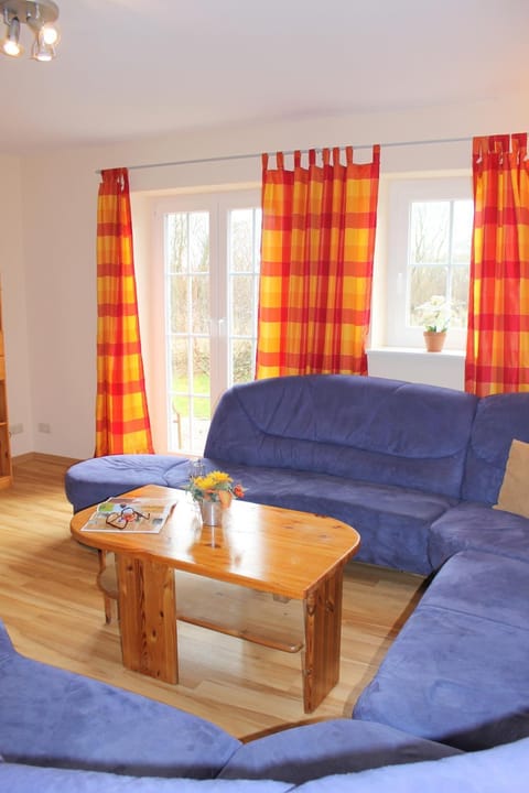 "Hof Triangel - Whg 3" - Bauernhofurlaub Apartment in Ostholstein