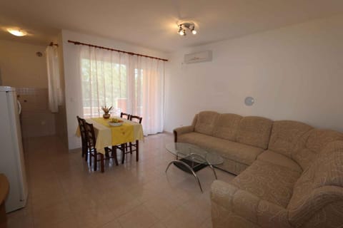 Summer, Living room, Seating area