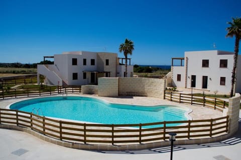 Property building, Swimming pool, Swimming pool