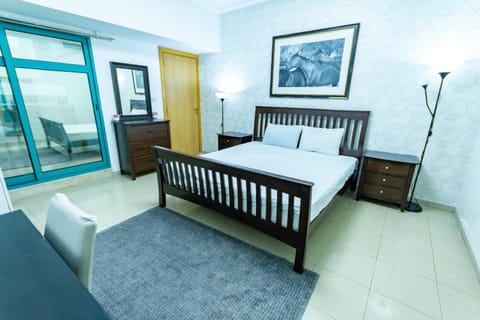 Classy Studios for Ladies in Dubai, Marina فتيات فقط Vacation rental in Dubai