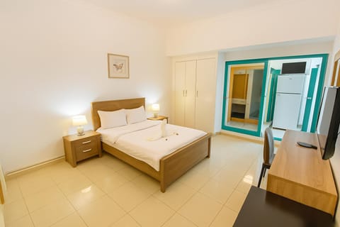 Classy Studios for Ladies in Dubai, Marina فتيات فقط Vacation rental in Dubai