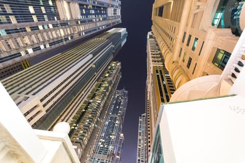 Classy Studios for Ladies in Dubai, Marina فتيات فقط Vacation rental in Dubai