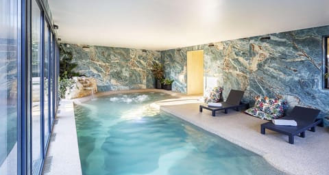 Natural landscape, Hot Tub, Massage, Massage, Spa and wellness centre/facilities, Spa and wellness centre/facilities, Pool view, Swimming pool, sunbed