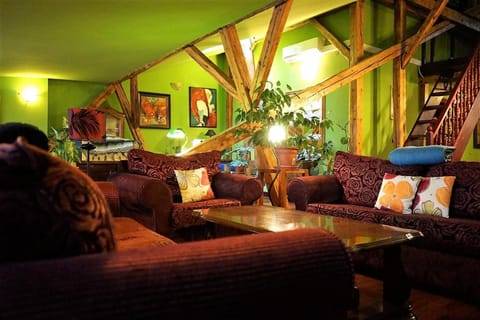Communal lounge/ TV room, TV and multimedia, Living room, Decorative detail, Seating area
