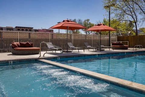 Hot Tub, Swimming pool