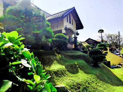 Property building, Garden