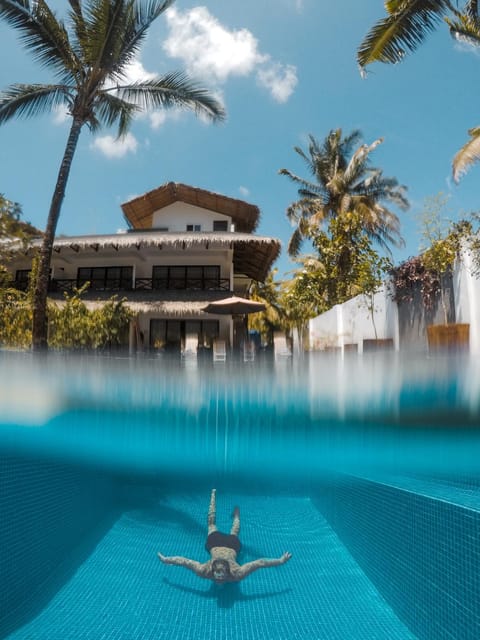 Property building, Day, Swimming pool, Swimming pool