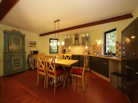Kitchen or kitchenette, Dining area, kitchen